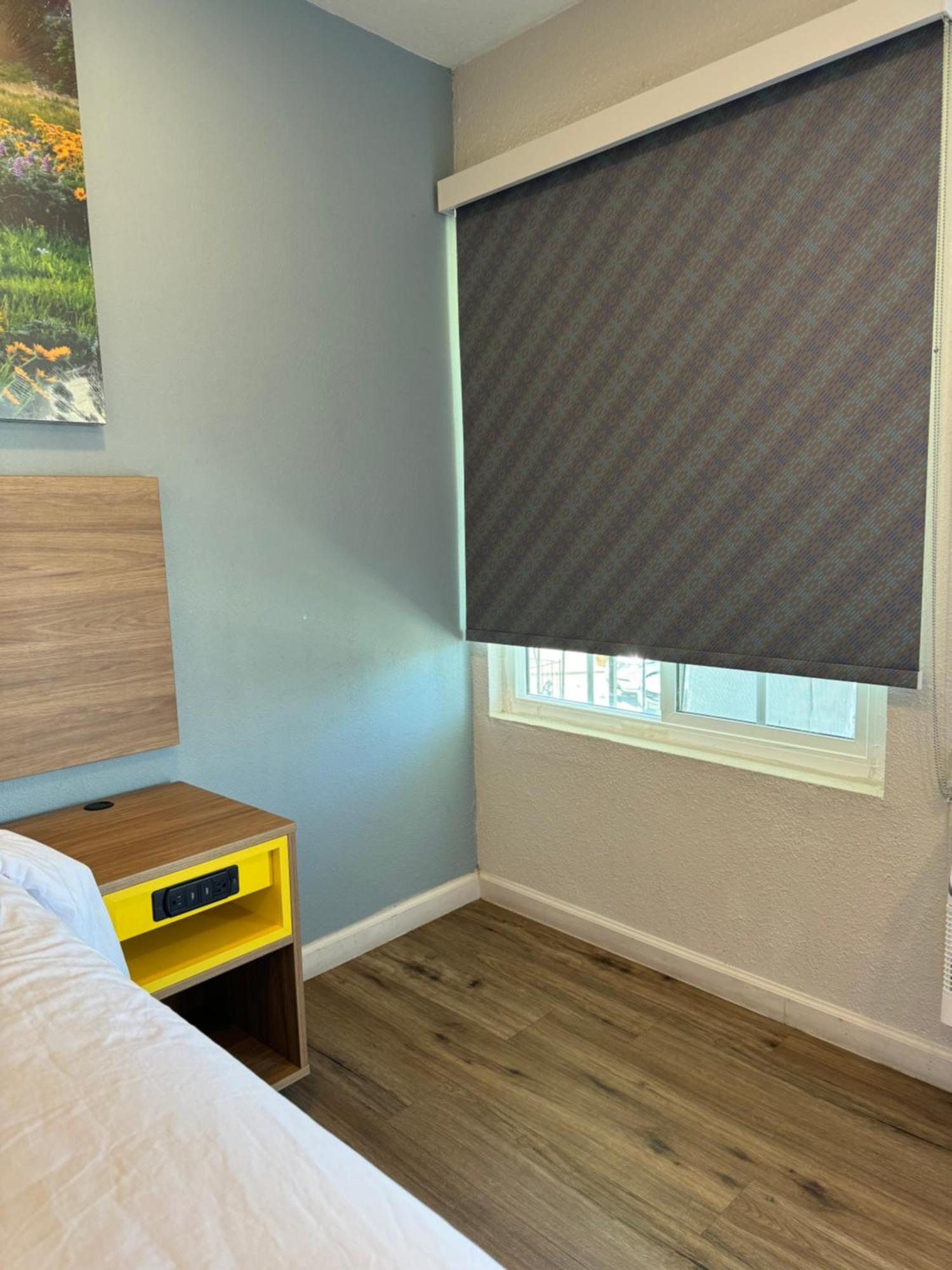 Days-inn By Wyndham Motel