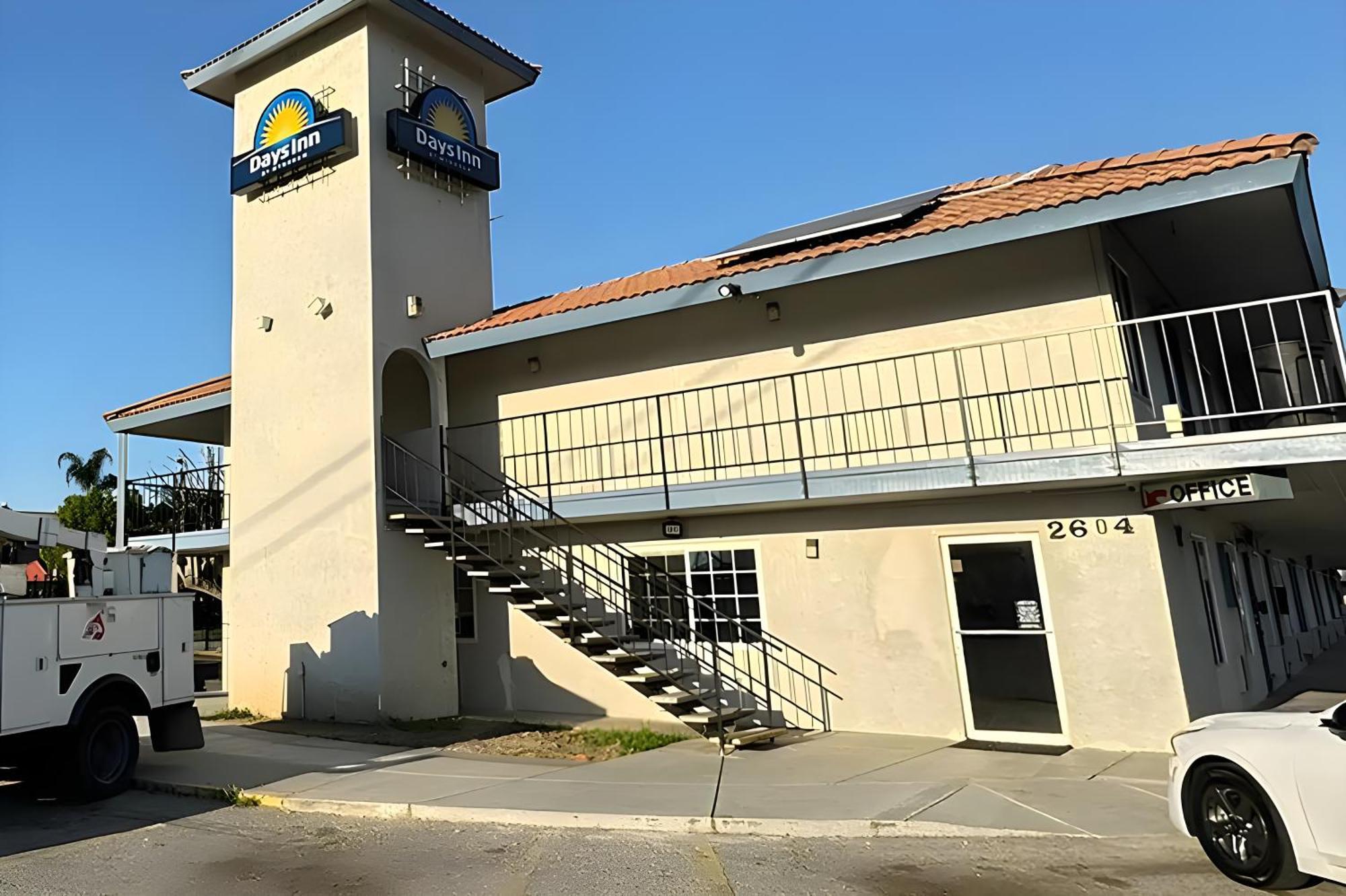 Days-inn By Wyndham Motel
